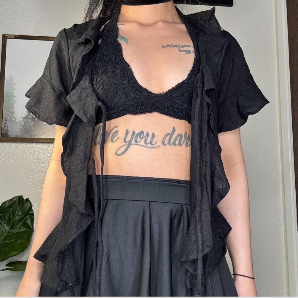 H&M Black Ruffle Tie Top - Picture 3 of 6